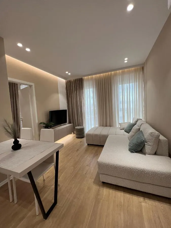 Moreas Apartment Tirana 0*,  Albania